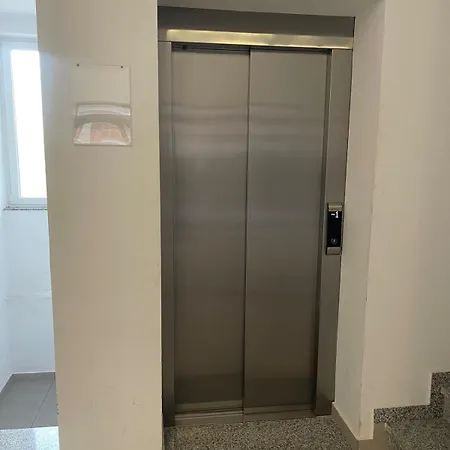 شقة Skodrinon *